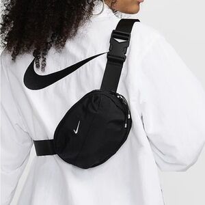Nike Aura crossbody bag